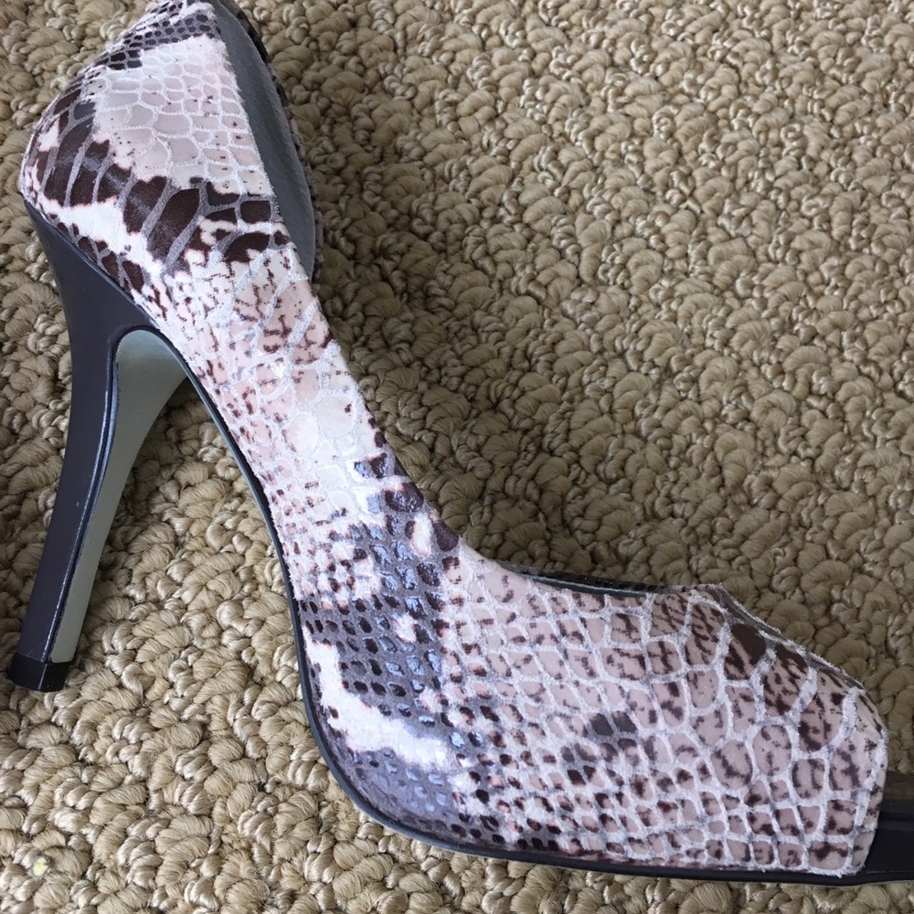 Snake Shin Pattern Open Toe Heels - image 3