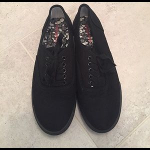 Black lace up sneakers