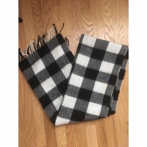 B&W Checkered Scarf