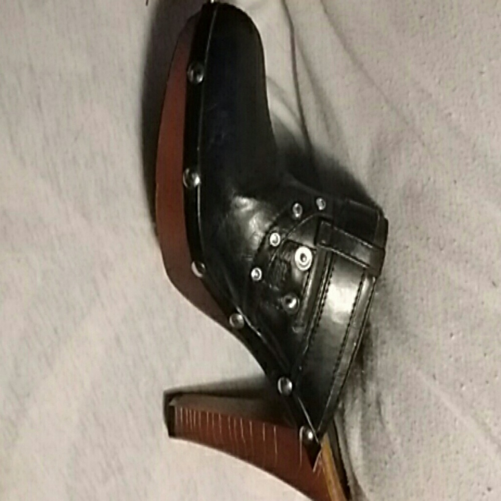 Boots/Clogs - Picture 3 of 5