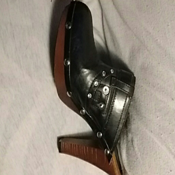 Boots/Clogs - Picture 3 of 5