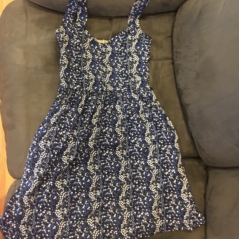 Blue/white/black floral dress