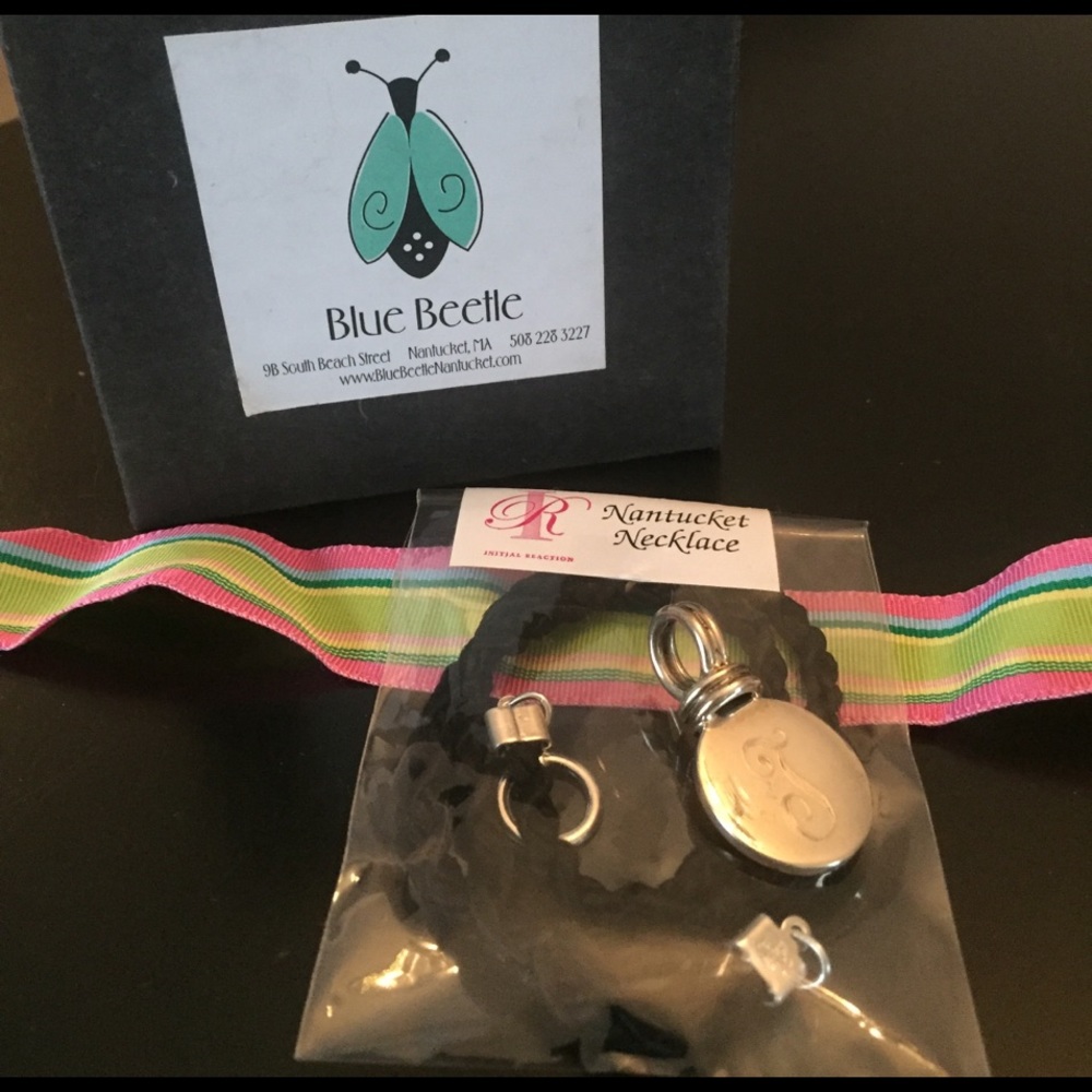 Adorable "T" pendant Nantucket necklace