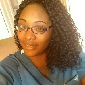 Meet your Posher, Desiree