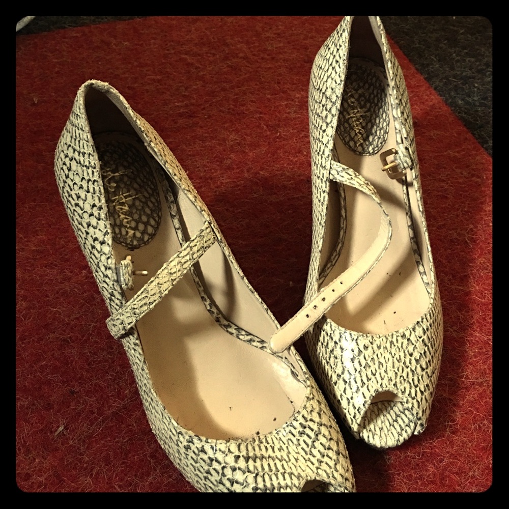 Cole haan faux snake skin heels with peep toe