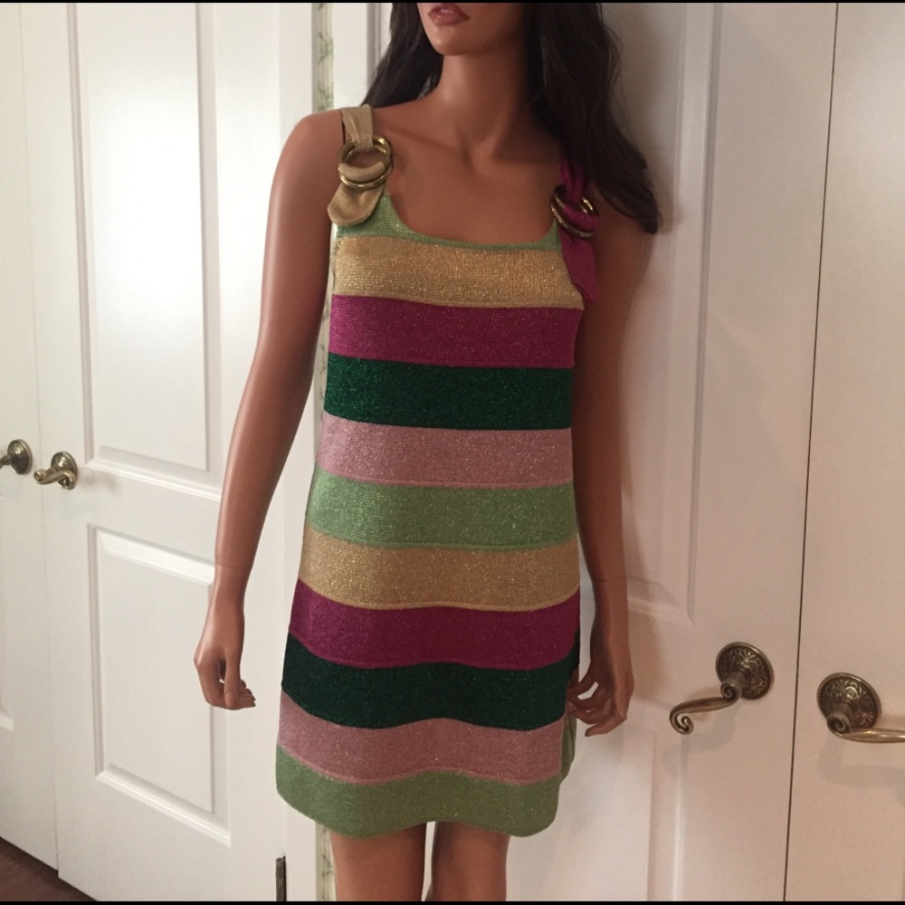 Missing metallic dress - Picture 2 of 6