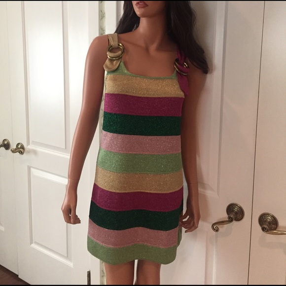 Missing metallic dress - Picture 2 of 6