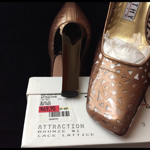 💥💥Reduced💥💥 Ladies bronze pumps - Picture 2 of 4