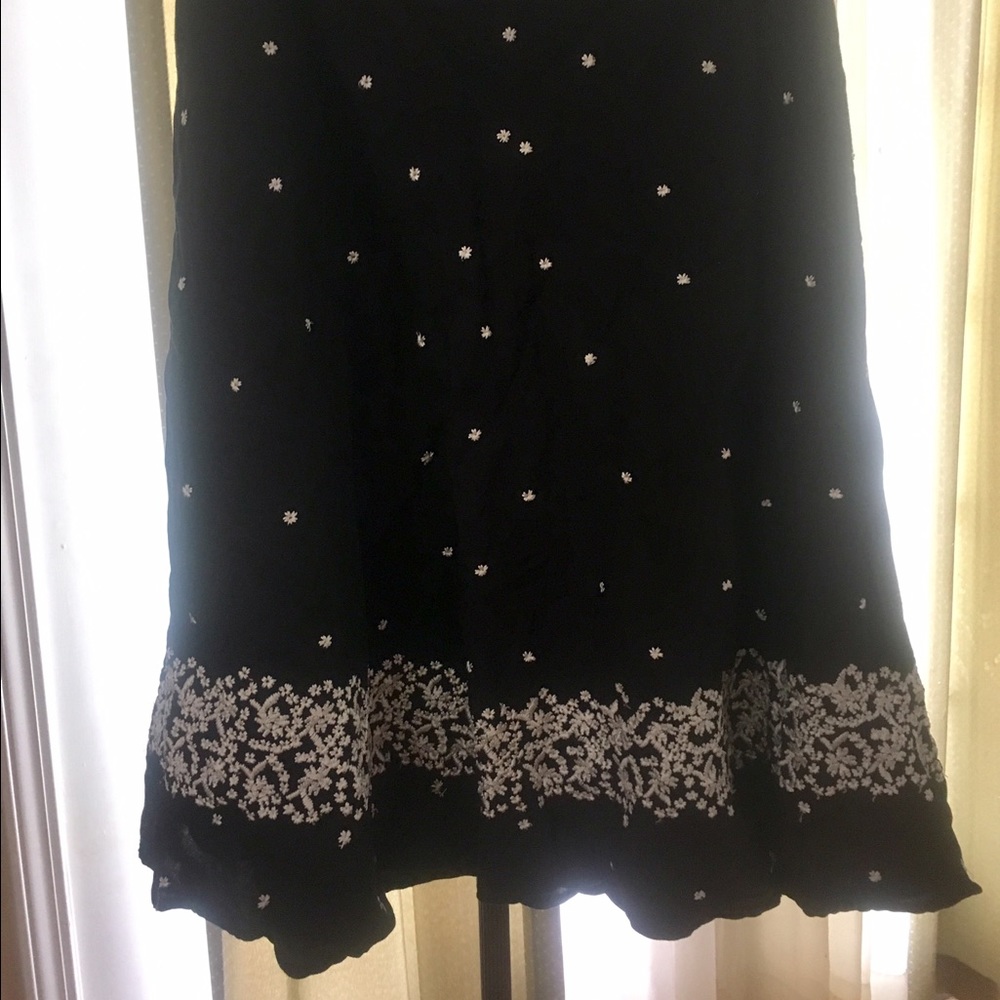 Black Skirt with White Flower Embroidery