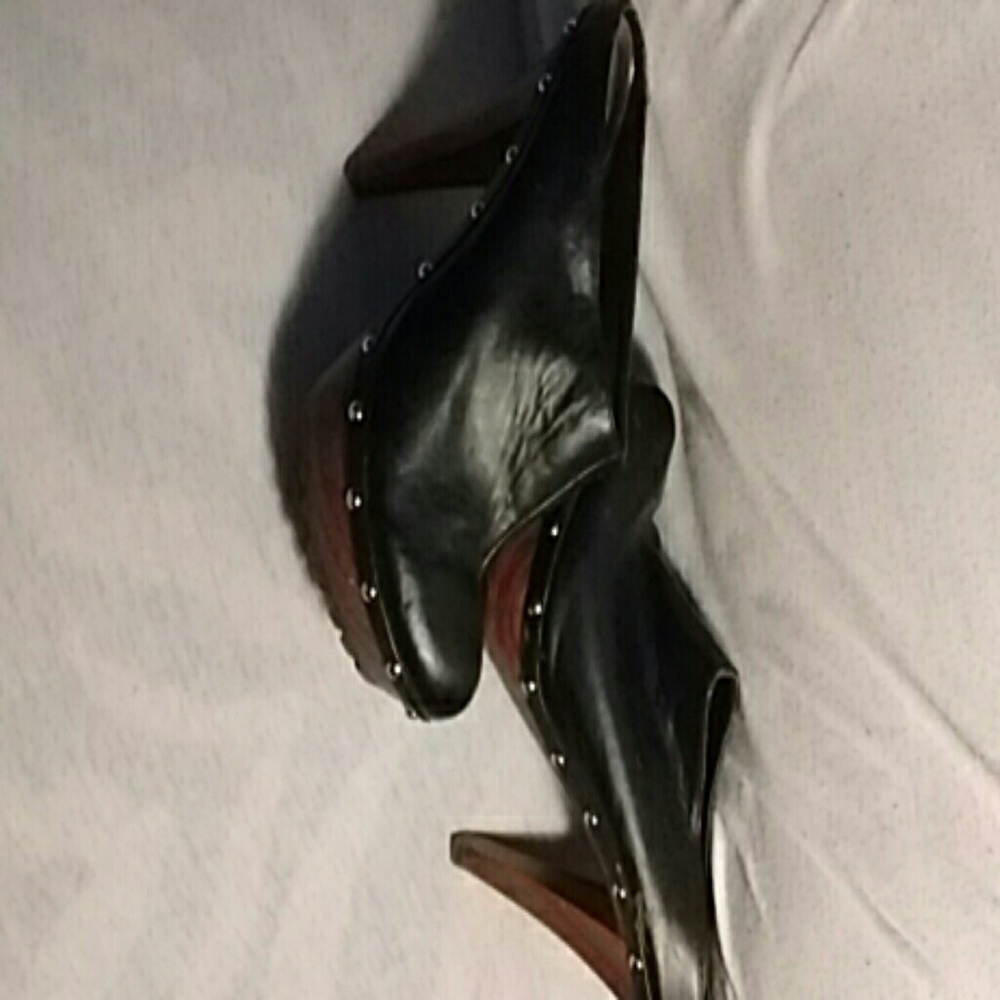 Boot/clogs slightly worn