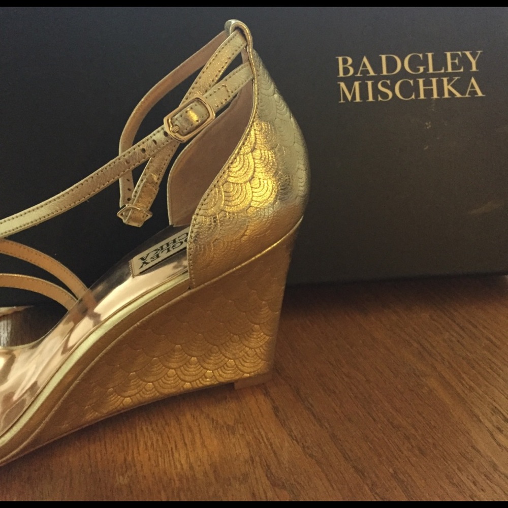 Didn't fit me! Bought them for a wedding. - Picture 4 of 6