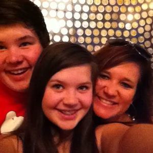 Meet your Posher, Dee