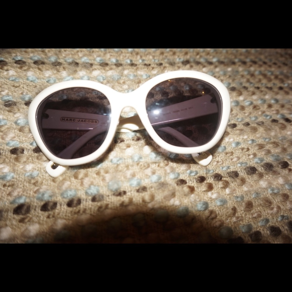 Marc Jacobs whit cat eye sunglasses - Picture 2 of 3