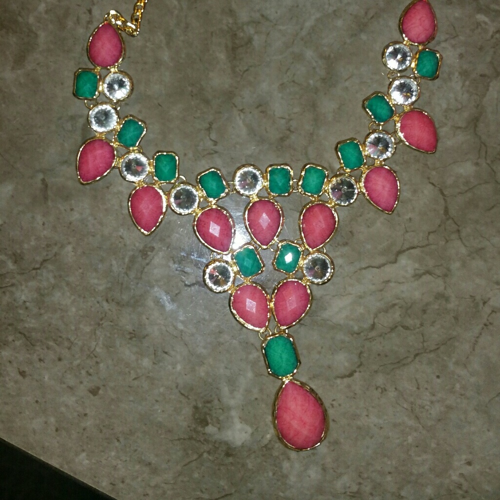 Statement necklace