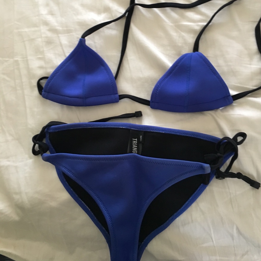 Triangl string bathing suit