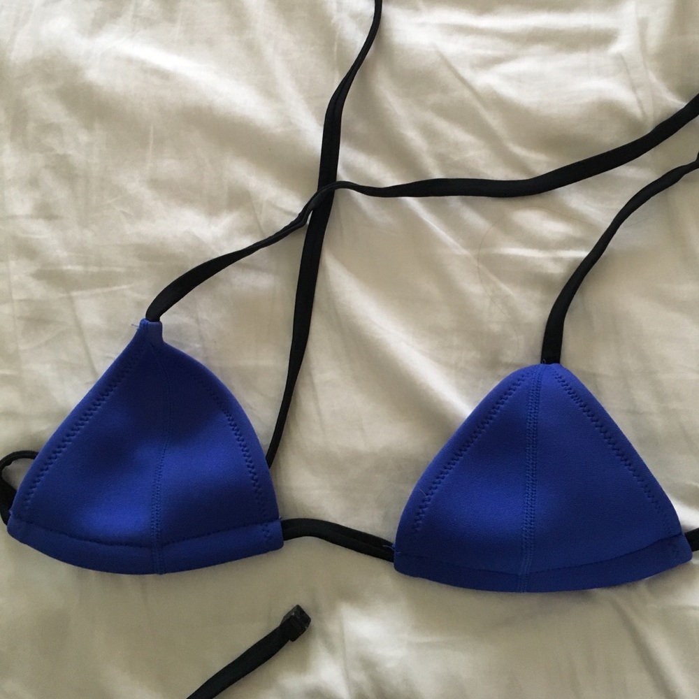 Triangl string bathing suit - Picture 2 of 4