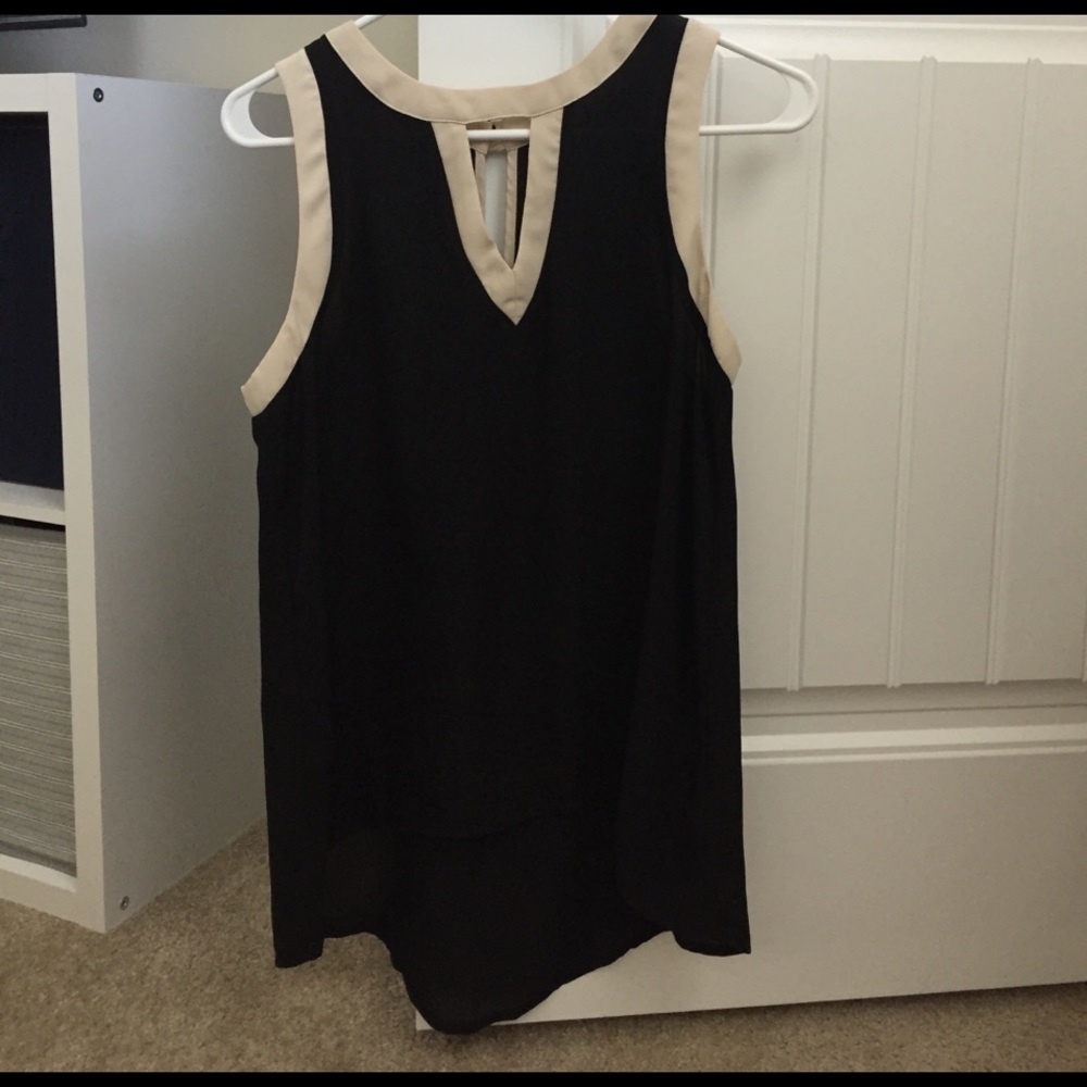 Flowy Tank