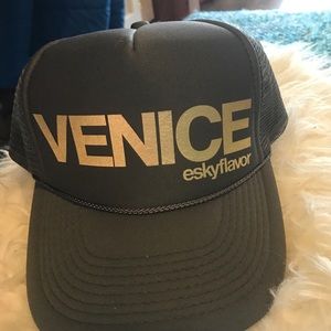 NWOT eskyflavor Venice baseball cap