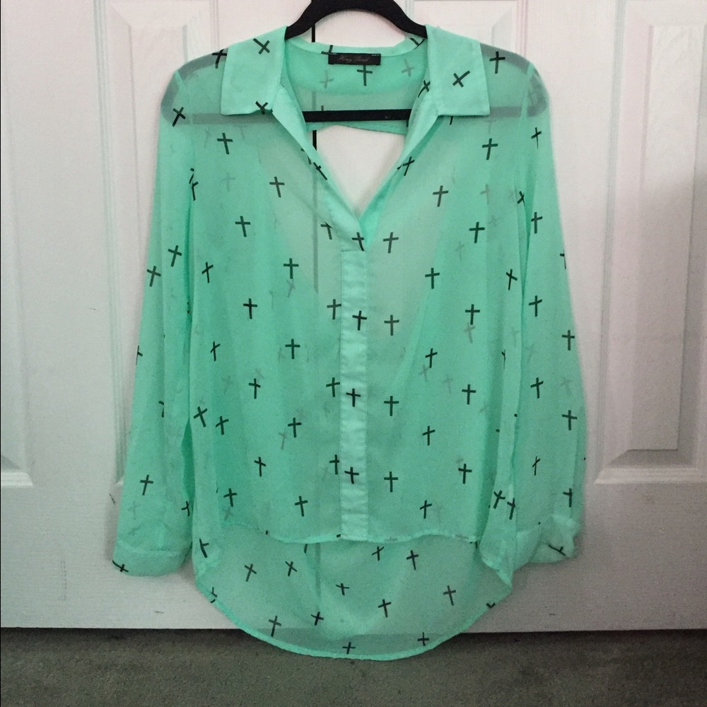 Long sleeve top with collar