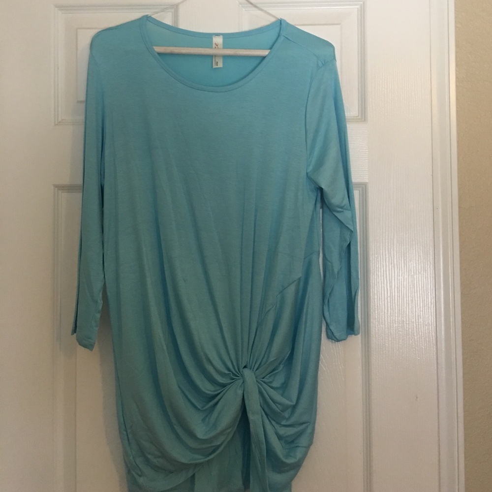 Knot Side3/4SleeveTunic• Size small $8 - Picture 5 of 7