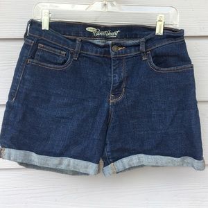 ‼LAST CHANCE‼️Old Navy Sweetheart cuffed shorts.