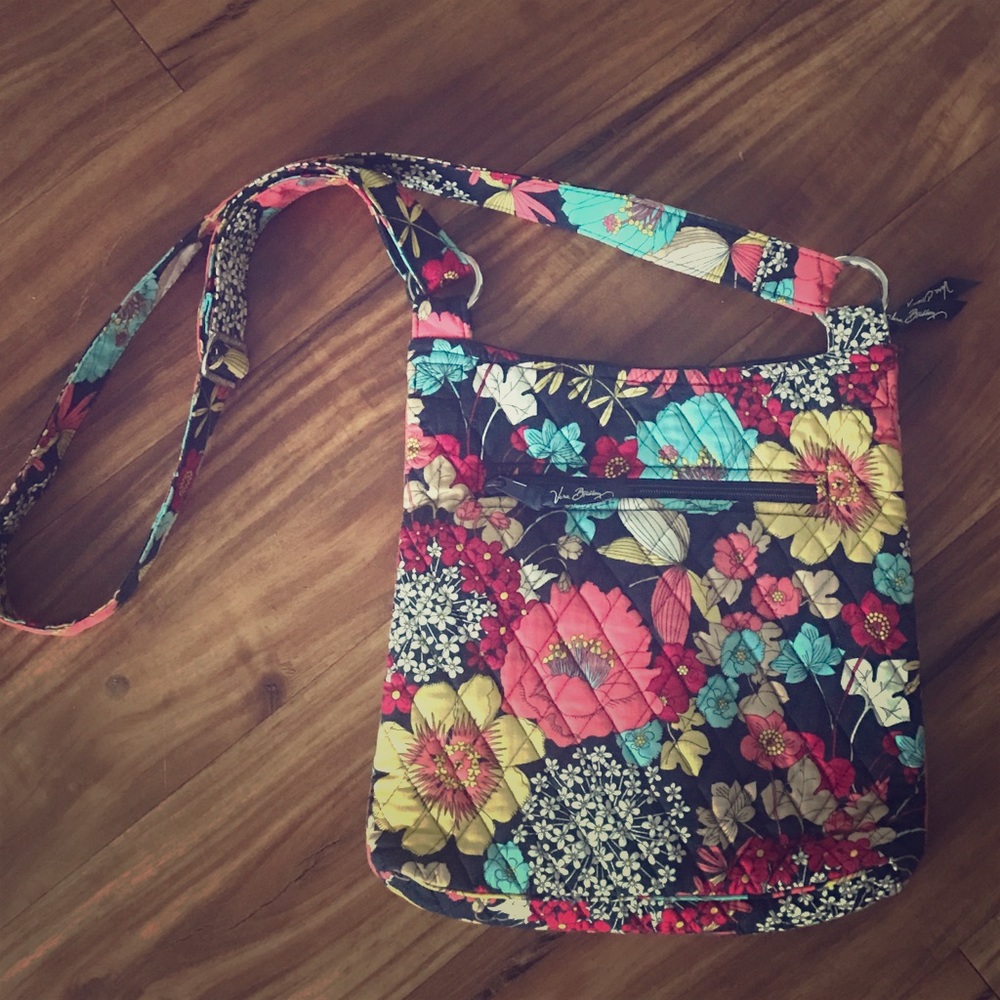 Vera Bradley crossbody bag 🌺