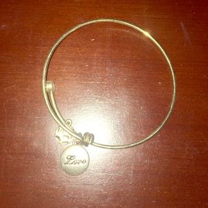 Stretchable bangle
