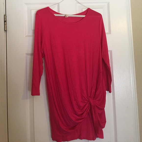 3/4 Side KnotTunic• Aqua or Fuchsia - Picture 6 of 7