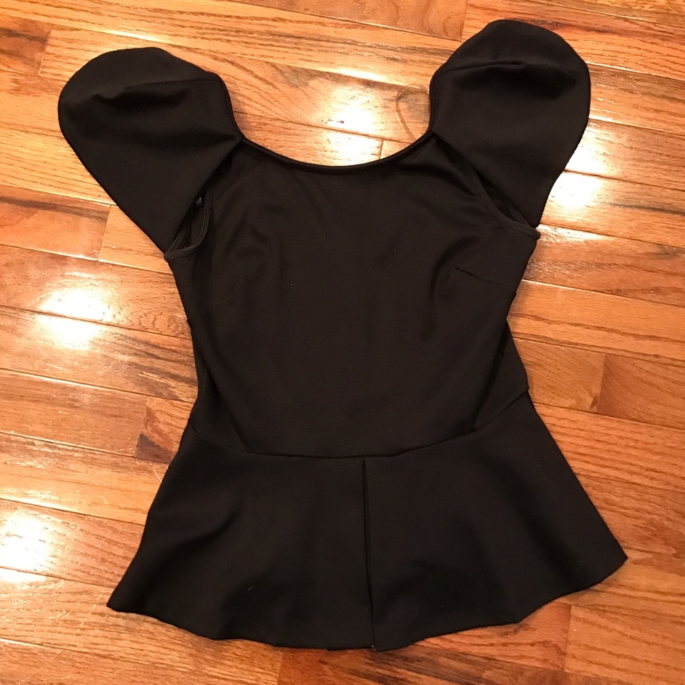 black peplum top 🖤