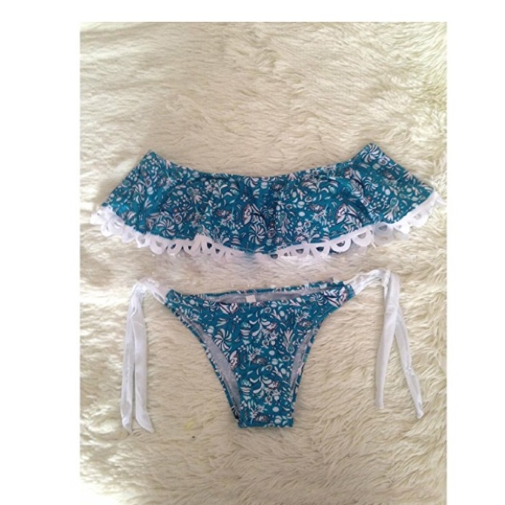Blue Cute Ruffled Shoulder Bikini 💕💕 - Picture 2 of 3