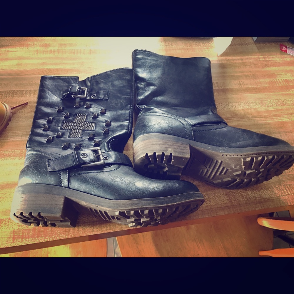 Black biker boots