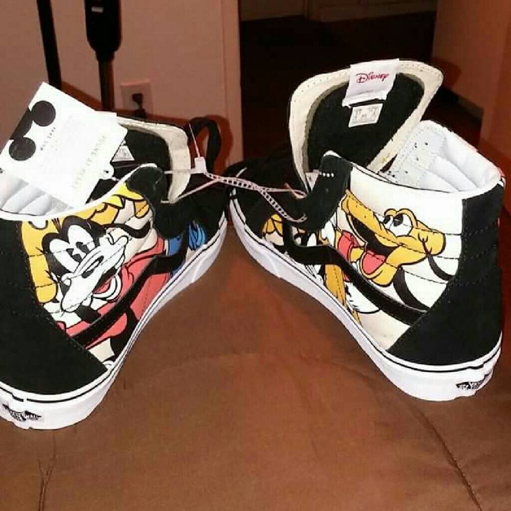 Disney SK8-Hi Vans