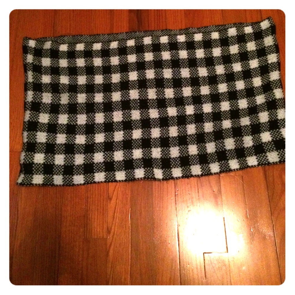Double Wrap Express Infinity Checkered Scarf - image 2