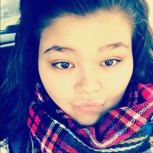 Meet your Posher, Alicia