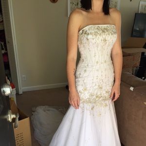 Wedding dress trumpet