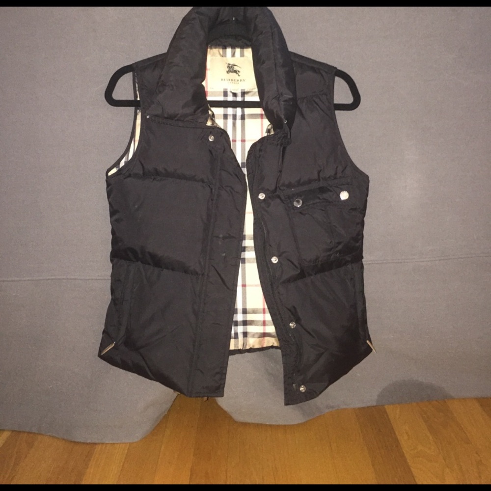 100% authentic Burberry vest!