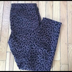 ✨CLEARANCE ✨Funky skinnies by Free People.