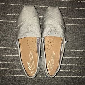 Silver Toms size 6W