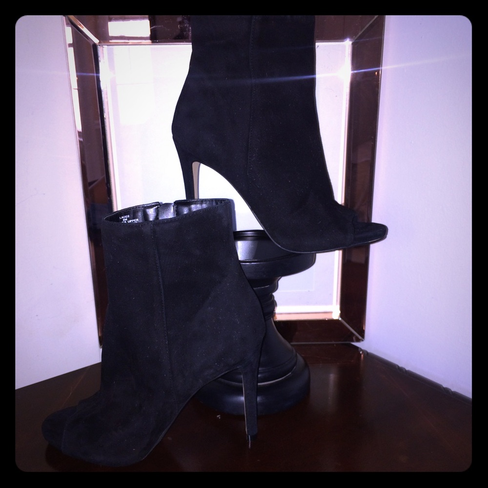 Steve Madden open toe booties