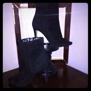 Steve Madden open toe booties