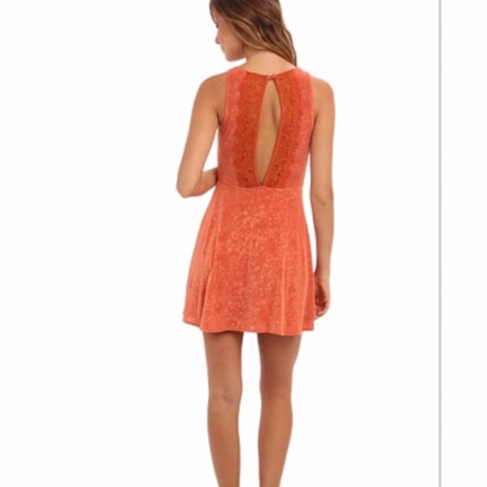 Lace back dress - Picture 5 of 5