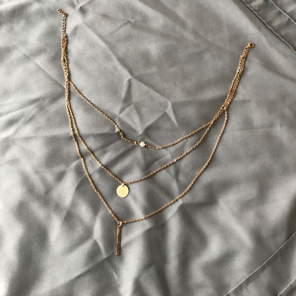 Layered gold pendant necklace