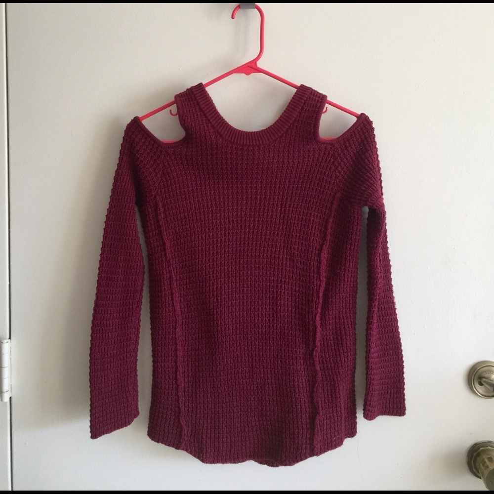 Maroon sweater