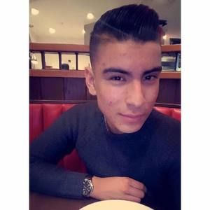 Meet your Posher, Moises