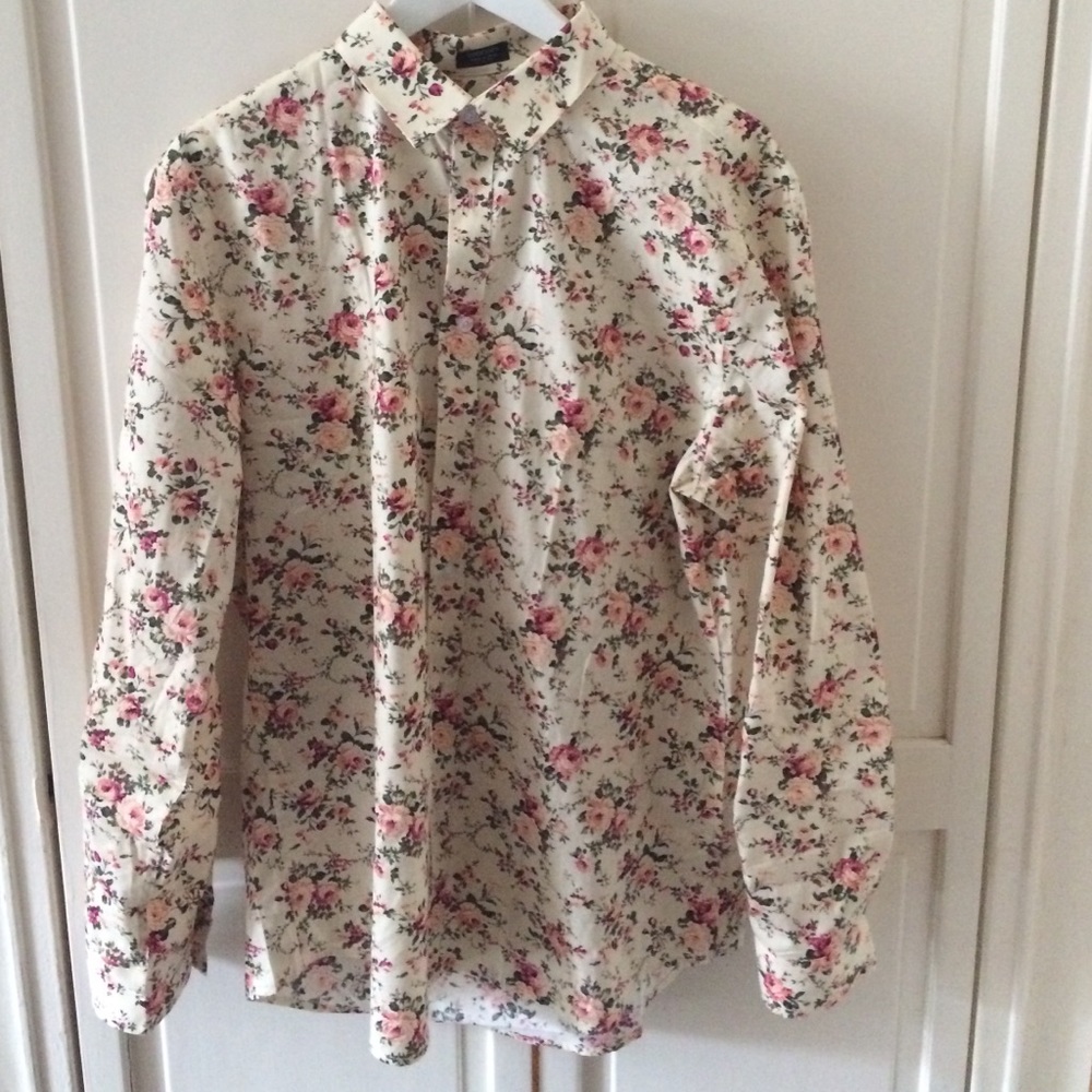 Vine and Floral Print Button-up