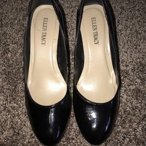 Patent Leather Ellen Tracy kitten heels- Like New!
