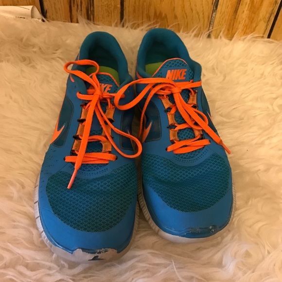 Nike shoes🔴 - Picture 2 of 4