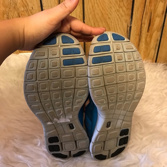 Nike shoes🔴 - Picture 4 of 4