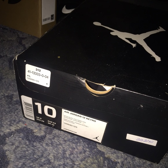 Jordan 12 (Taxis) - Picture 2 of 3
