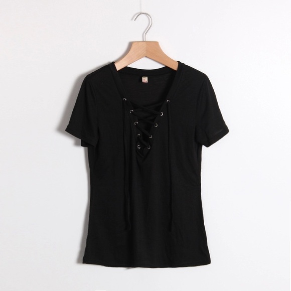Black lace up t-shirt last 1 - Picture 2 of 4